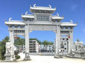 12米的石牌樓價(jià)格多少錢？雕刻什么圖案呢
